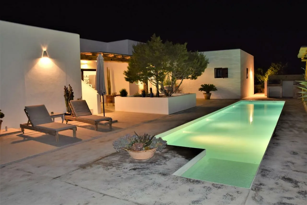 Holiday home Cansantidesmonestir La Mola