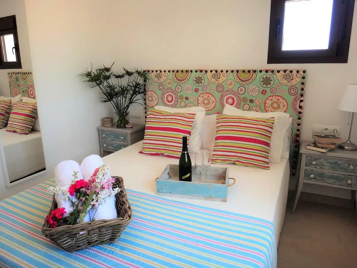 Holiday home Cansantidesmonestir La Mola